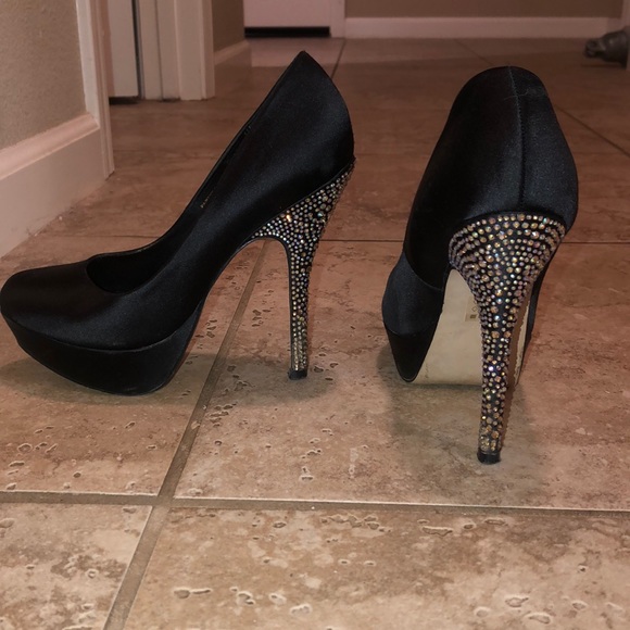 Steve Madden Shoes - Steve Madden Party heels size 7.5